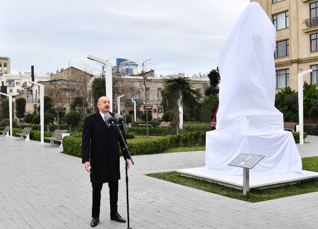 <p>İlham Əliyev Bakıda görkəmli bəstəkar Tofiq Quliyevin abidəsinin açılışında iştirak edib</p>