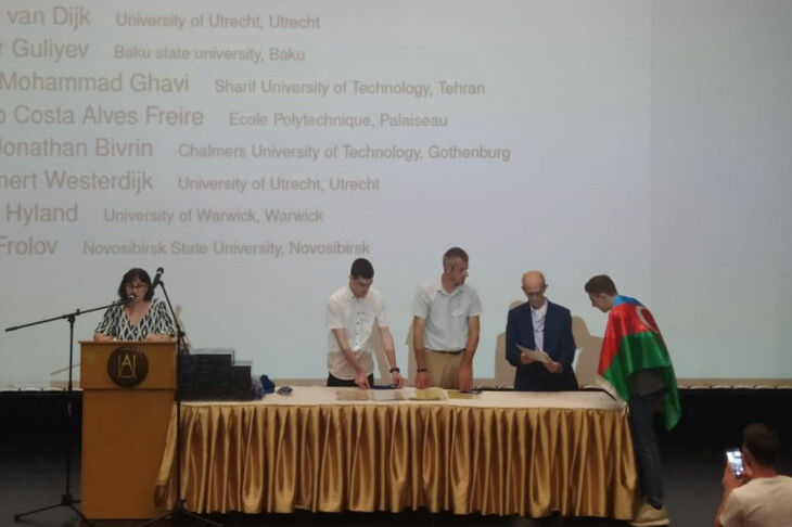 <p>BDU-nun tələbəsi Bolqarıstanda 30-cu Beynəlxalq Riyaziyyat Olimpiadasında qızıl medal qazanıb </p>