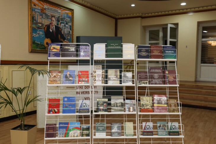 <p>BDU-da Bilik Gününə həsr olunmuş kitab sərgisi (FOTO=2)</p>