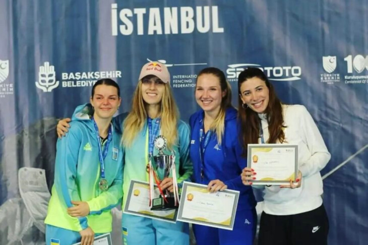<p>Qılıncoynatma: Anna Başta 