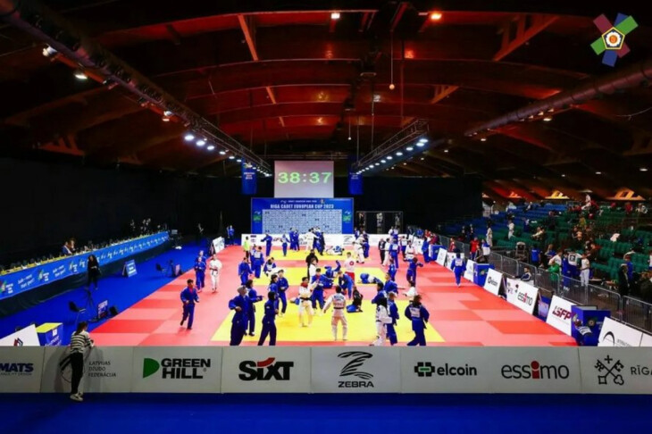 <p>Cüdo: Yeniyetmə cüdoçular AÇ-nin ilk günü 7 medal qazanıblar</p>