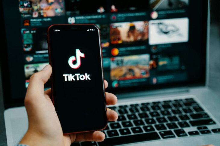 <p>TikTok-da təhlükəsizlik: platforma 2023-cü ilin ikinci rübündə İcma Qaydalarını pozduğuna görə Azərbaycanda 370 mindən çox videonu silib</p>