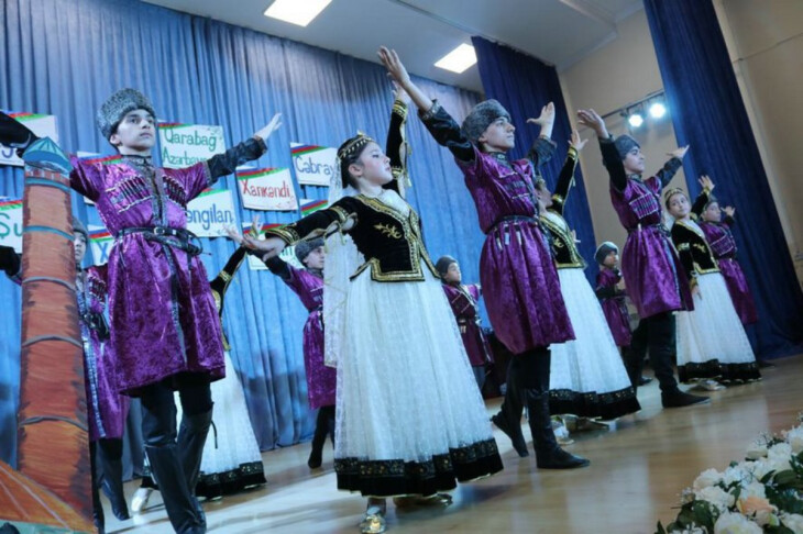 <p>Uşaq Filarmoniyasında "Zəfər" festivalı çərçivəsində konsert keçirilib +FOTO=11<br />
 </p>